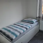 Karin, Eigener Eingang, 3 Schlafzimmer, Doppelcarport Apartment *