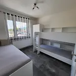 Karin, Eigener Eingang, 3 Schlafzimmer, Doppelcarport Apartment *