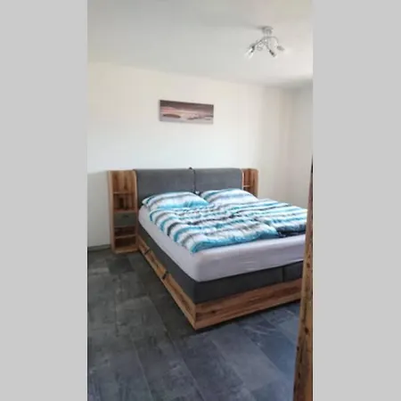 Karin, Eigener Eingang, 3 Schlafzimmer, Doppelcarport * Langenwang