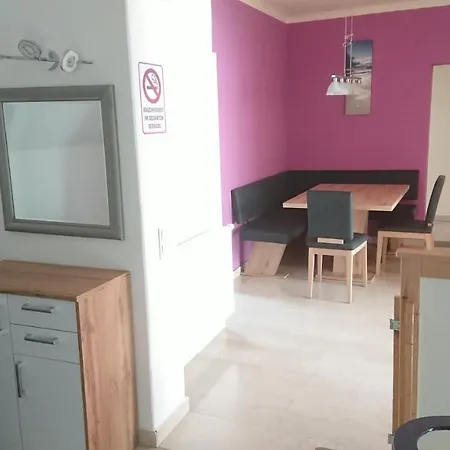 Karin, Eigener Eingang, 3 Schlafzimmer, Doppelcarport *