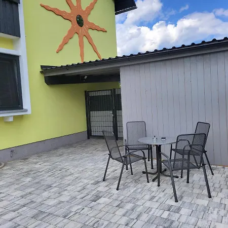 Karin, Eigener Eingang, 3 Schlafzimmer, Doppelcarport * Лангенванг