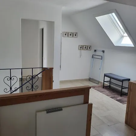 Karin, Eigener Eingang, 3 Schlafzimmer, Doppelcarport * Langenwang