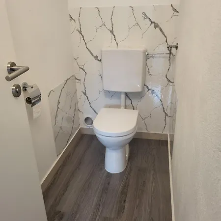 Karin, Eigener Eingang, 3 Schlafzimmer, Doppelcarport Apartman Langenwang