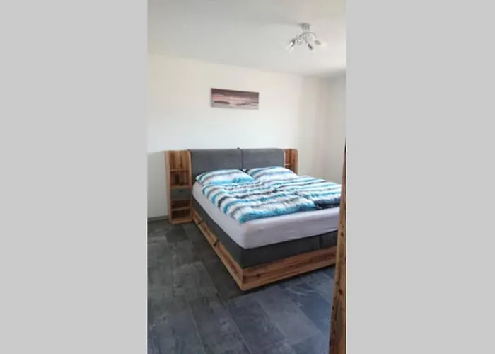 Karin, Eigener Eingang, 3 Schlafzimmer, Doppelcarport * Langenwang