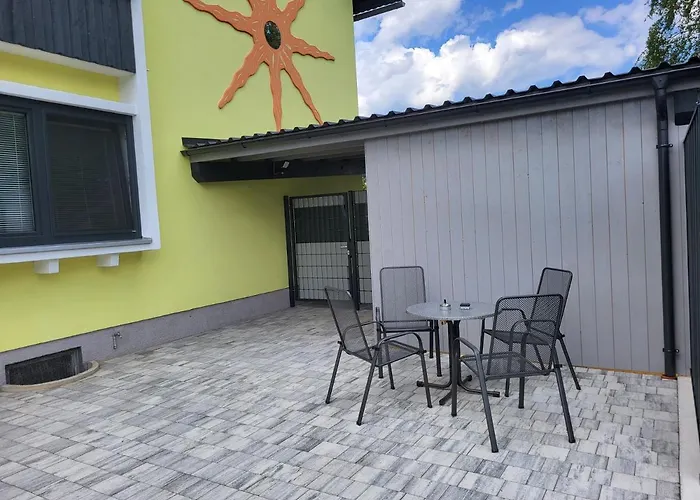 Karin, Eigener Eingang, 3 Schlafzimmer, Doppelcarport * Langenwang