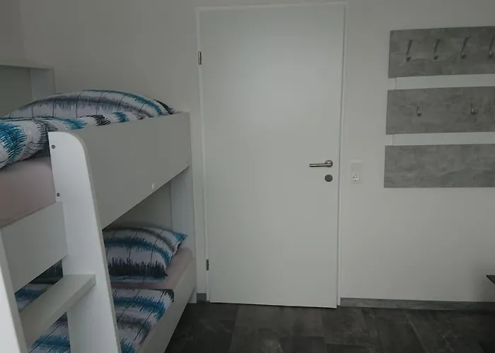 Karin, Eigener Eingang, 3 Schlafzimmer, Doppelcarport *