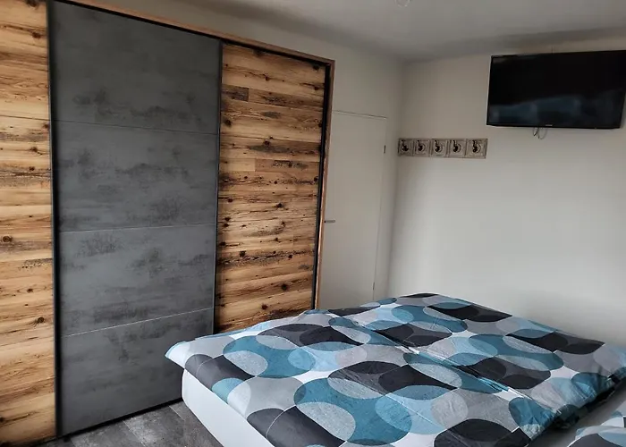 شقة Karin, Eigener Eingang, 3 Schlafzimmer, Doppelcarport Langenwang