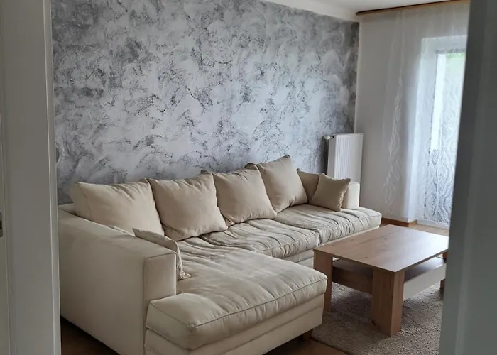 Karin, Eigener Eingang, 3 Schlafzimmer, Doppelcarport *