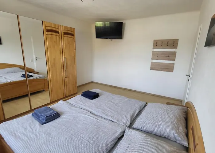 Karin, Eigener Eingang, 3 Schlafzimmer, Doppelcarport *