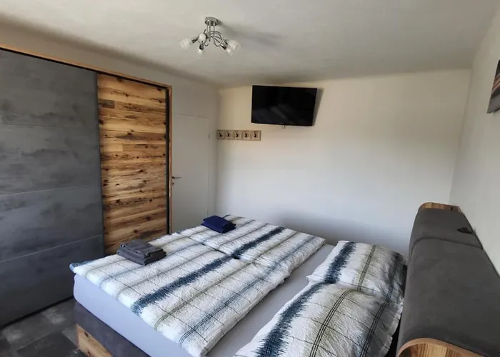 Karin, Eigener Eingang, 3 Schlafzimmer, Doppelcarport Апартаменты Лангенванг