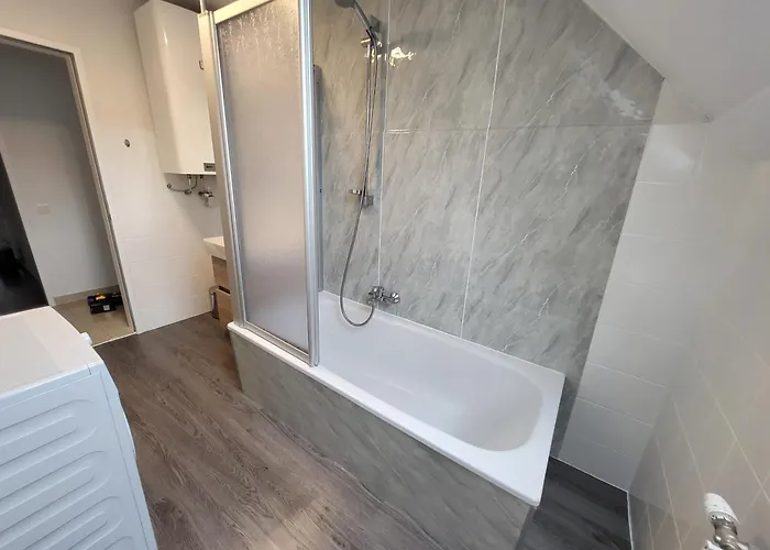 Karin, Eigener Eingang, 3 Schlafzimmer, Doppelcarport