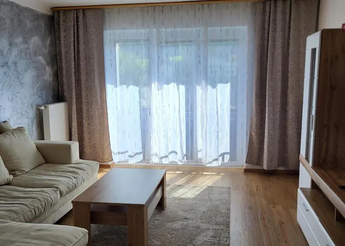 Karin, Eigener Eingang, 3 Schlafzimmer, Doppelcarport *